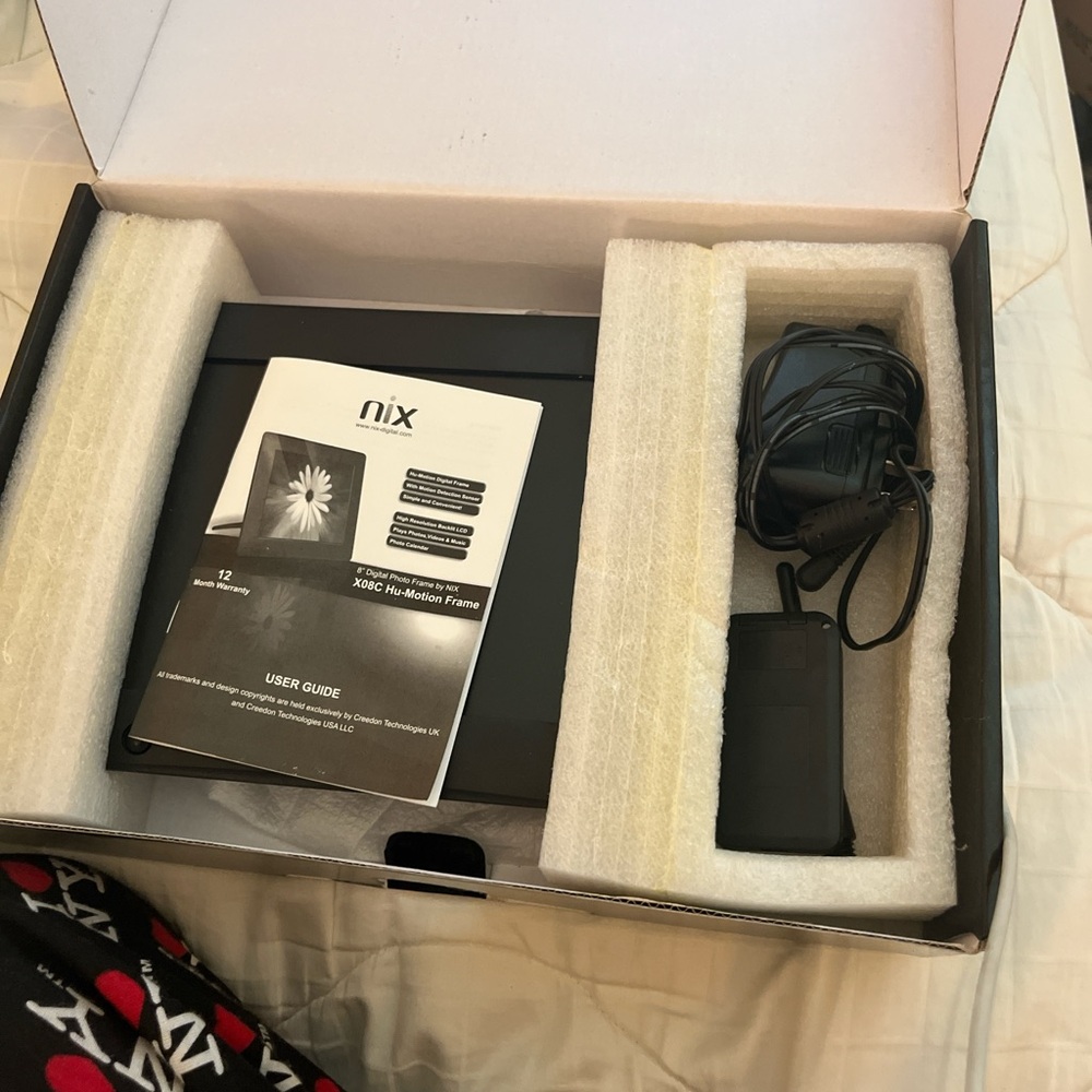 NIX Hu-Motion 8 Inch Digital Picture Frame